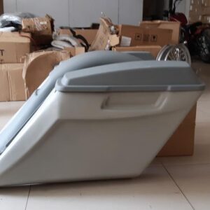 <span style="color: #ffffff;">Saddlebag dan fender Harley Touring</span>